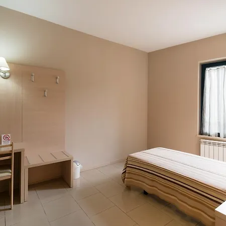 Il Torchio Di Alchieri Moreno E C Sas Hotel