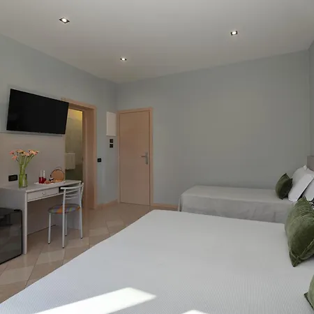 Il Torchio Di Alchieri Moreno E C Sas Hotell 3*