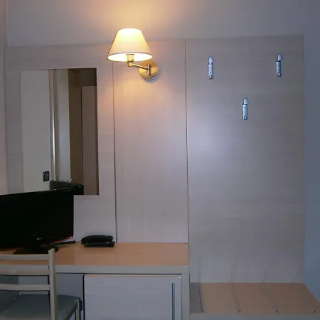 Il Torchio Di Alchieri Moreno E C Sas Hotell 3*