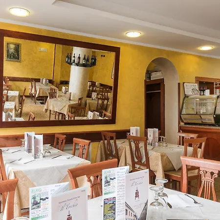 Hotell Il Torchio Di Alchieri Moreno E C Sas