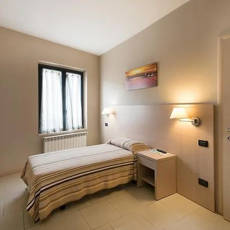 Hotell Il Torchio Di Alchieri Moreno E C Sas Pizzighettone